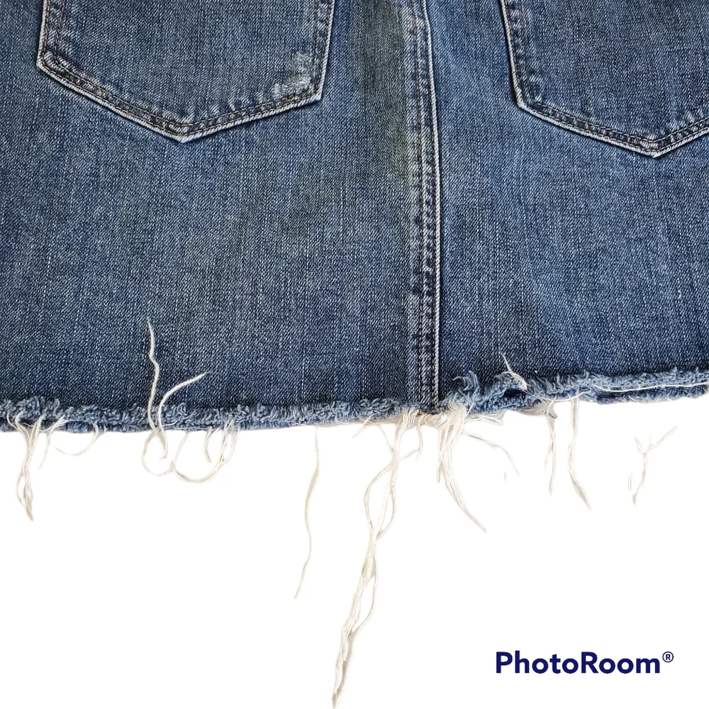 Zara denim jean mini skirt raw hem distressed button‎ down size small